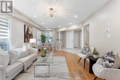 4758 Allegheny Road, Mississauga, ON - Indoor Photo Showing Living Room