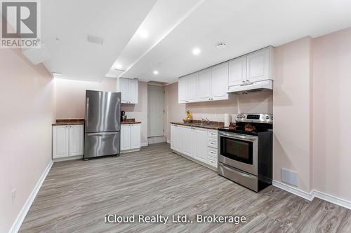 4758 Allegheny Road, Mississauga, ON - Indoor Photo Showing Kitchen With Stainless Steel Kitchen