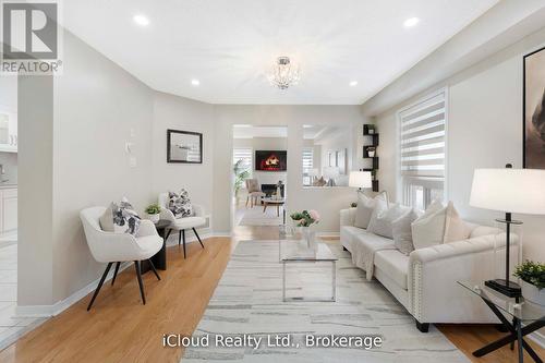 4758 Allegheny Road, Mississauga, ON - Indoor Photo Showing Living Room