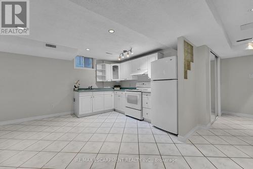 1157 Charminster Crescent, Mississauga, ON - Indoor Photo Showing Kitchen