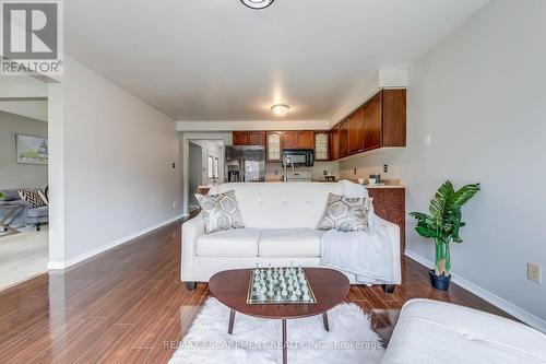 1157 Charminster Crescent, Mississauga, ON - Indoor Photo Showing Living Room
