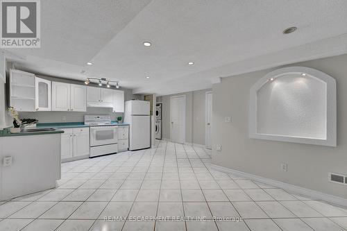 1157 Charminster Crescent, Mississauga, ON - Indoor Photo Showing Kitchen
