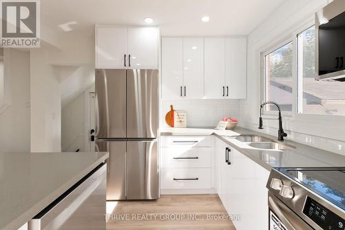 137 Pawnee Road, London East (East D), ON - Indoor Photo Showing Kitchen With Double Sink With Upgraded Kitchen
