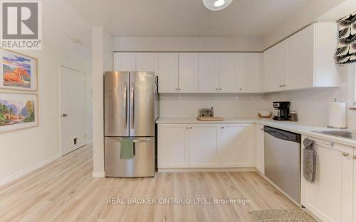 707 Paris Boulevard, Waterloo, ON - Indoor Photo Showing Kitchen With Stainless Steel Kitchen