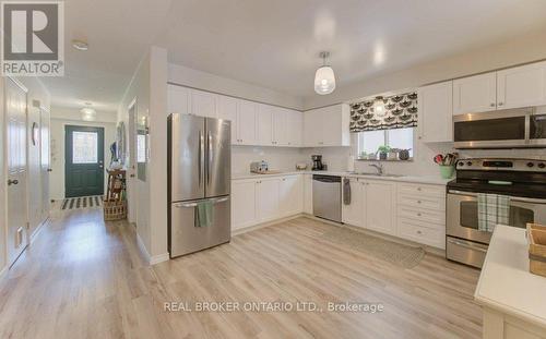 707 Paris Boulevard, Waterloo, ON - Indoor Photo Showing Kitchen With Stainless Steel Kitchen