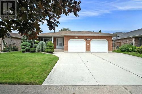 7737 MOUNT CARMEL BOULEVARD  Niagara Falls, ON L2H 2Y3