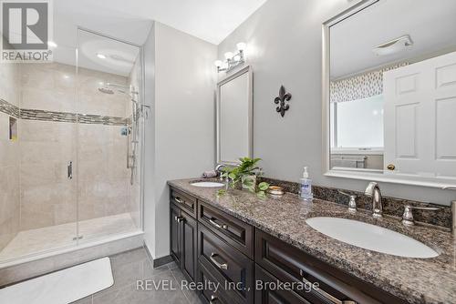 4 Kevin Drive, Pelham (Fonthill), ON - Indoor Photo Showing Bathroom