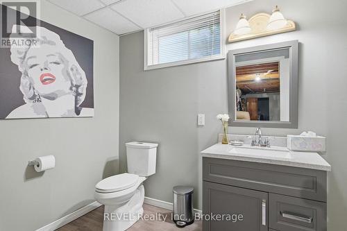 4 Kevin Drive, Pelham (Fonthill), ON - Indoor Photo Showing Bathroom