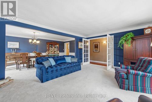 4 Kevin Drive, Pelham (Fonthill), ON - Indoor Photo Showing Living Room