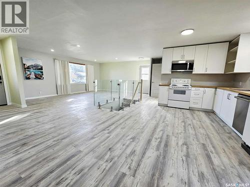 206 George Crescent, Esterhazy, SK - Indoor Photo Showing Kitchen