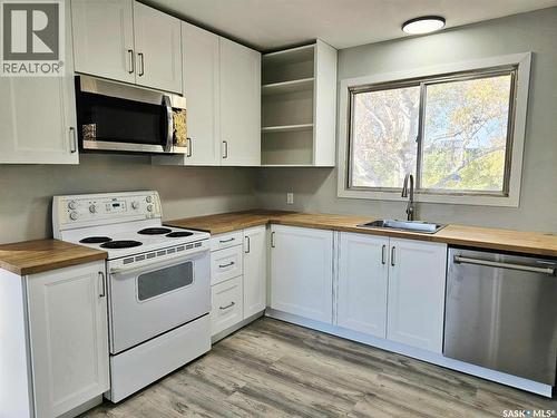 206 George Crescent, Esterhazy, SK - Indoor Photo Showing Kitchen