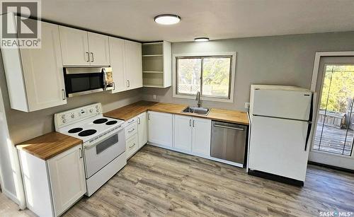 206 George Crescent, Esterhazy, SK - Indoor Photo Showing Kitchen