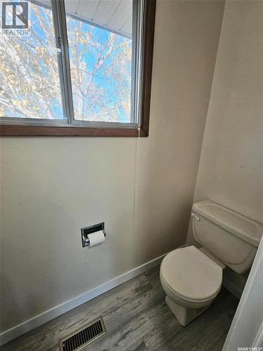 206 George Crescent, Esterhazy, SK - Indoor Photo Showing Bathroom