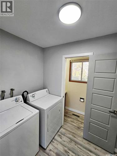 206 George Crescent, Esterhazy, SK - Indoor Photo Showing Laundry Room