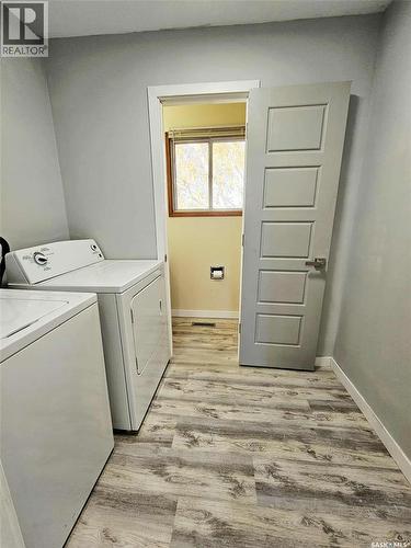 206 George Crescent, Esterhazy, SK - Indoor Photo Showing Laundry Room