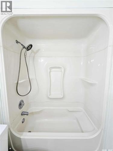 206 George Crescent, Esterhazy, SK - Indoor Photo Showing Bathroom