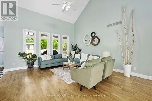9138 Danforth Road E, Cobourg, ON - Indoor Photo Showing Living Room