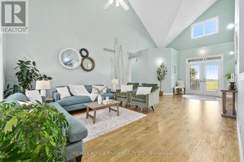 9138 Danforth Road E, Cobourg, ON - Indoor Photo Showing Living Room
