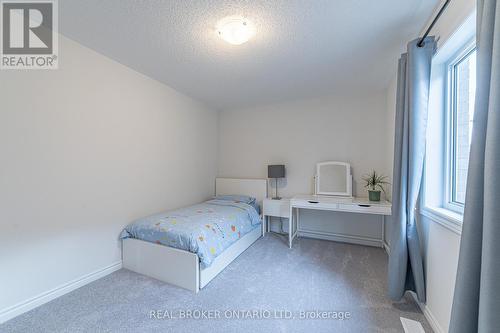 225 Palace Street, Thorold (Thorold Downtown), ON - Indoor Photo Showing Bedroom