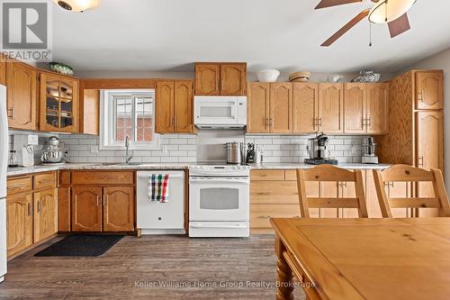 423 King Street E, Wellington North (Mount Forest), ON - Indoor Photo Showing Kitchen