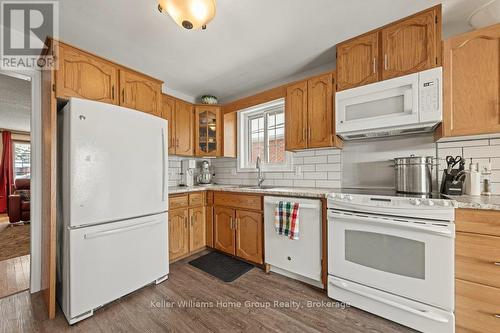 423 King Street E, Wellington North (Mount Forest), ON - Indoor Photo Showing Kitchen