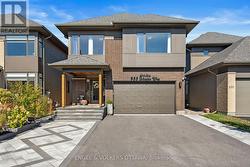 933 ISLINGTON WAY  Ottawa, ON K1T 0T7