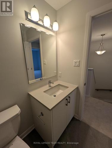 723 Fairline Row, Ottawa, ON - Indoor Photo Showing Bathroom