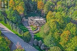 19 GLENHILL TRAIL  Whitchurch-Stouffville, ON L4A 1L9