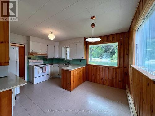 11468 Loyalist Parkway, Prince Edward County (Picton), ON - Indoor Photo Showing Kitchen
