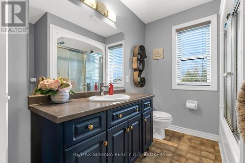 5 Wellandvale Drive, Welland (N. Welland), ON - Indoor Photo Showing Bathroom