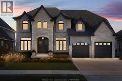 933 CHATEAU AVENUE  Windsor, ON N8P 0E6