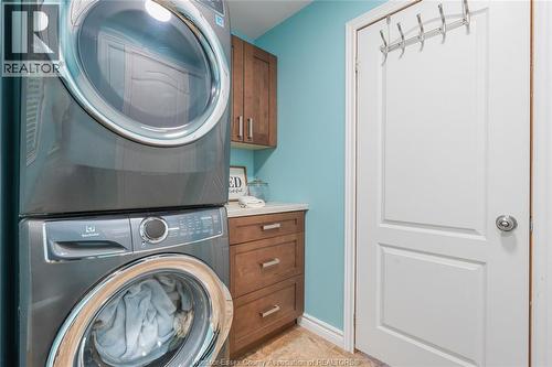 215 County Rd 34 West, Cottam, ON - Indoor Photo Showing Laundry Room