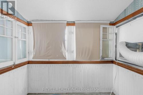 202 Bradford Street, Barrie, ON - Indoor Photo Showing Other Room