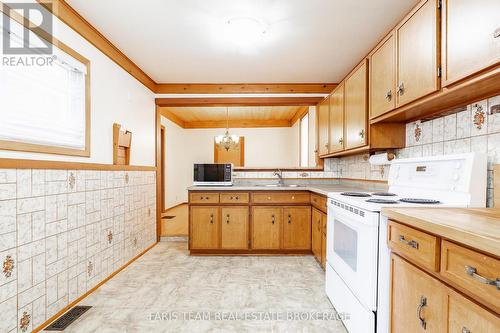 175 Mary Street, Orillia, ON - Indoor Photo Showing Kitchen