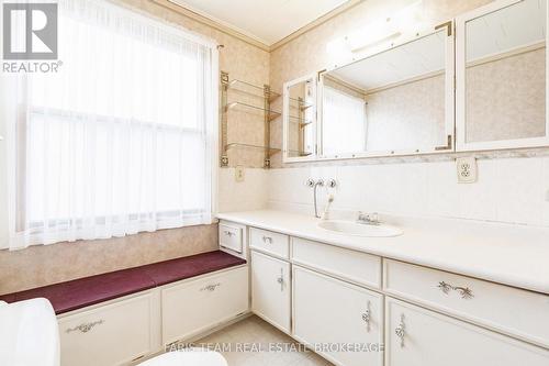 175 Mary Street, Orillia, ON - Indoor Photo Showing Bathroom