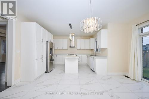 9367 Emerald Avenue, Niagara Falls (Lyons Creek), ON - Indoor Photo Showing Kitchen