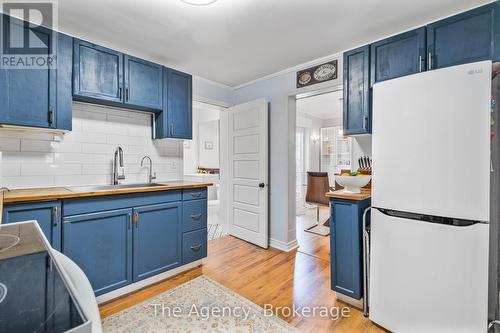 1 Mareve Avenue, Hamilton (Hamilton Beach), ON - Indoor Photo Showing Kitchen With Double Sink