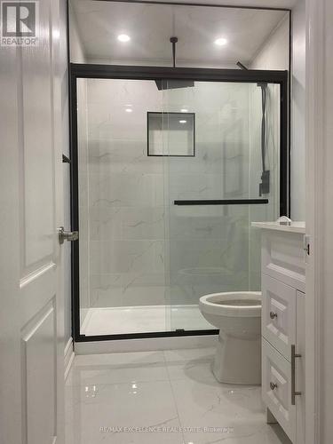 38 Davenfield Circle, Brampton, ON - Indoor Photo Showing Bathroom