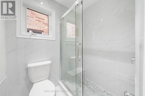 32 Downy Emerald Drive, Bradford West Gwillimbury, ON - Indoor Photo Showing Bathroom