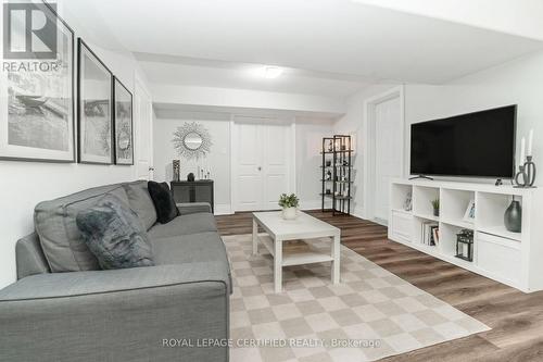 9170 Sideroad 27, Erin, ON - Indoor Photo Showing Living Room