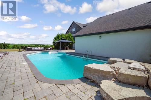 9170 Sideroad 27, Erin, ON - Outdoor With In Ground Pool