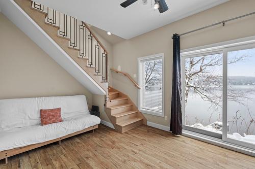 Salle familiale - 700 Rue Du Cap, Saint-Hippolyte, QC - Indoor Photo Showing Other Room