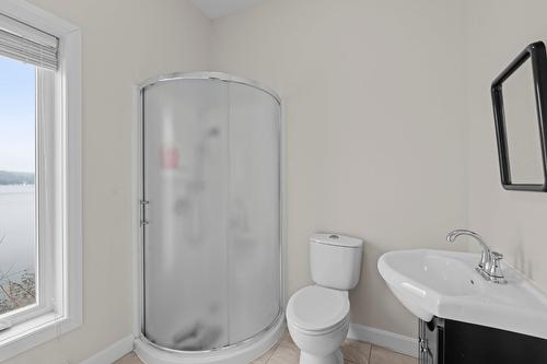 Bathroom - 700 Rue Du Cap, Saint-Hippolyte, QC - Indoor Photo Showing Bathroom