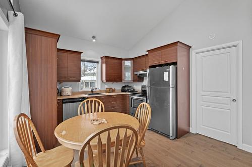 Salle à manger - 700 Rue Du Cap, Saint-Hippolyte, QC - Indoor Photo Showing Dining Room