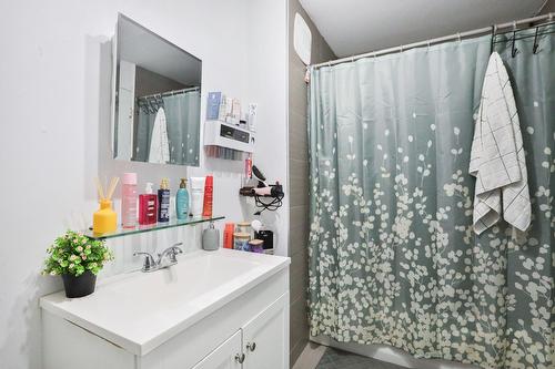 Bathroom - 7  - 13 Rue Lamothe, Blainville, QC - Indoor Photo Showing Bathroom