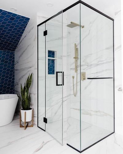 Bathroom - 17 Rue Des Perdrix, Saint-Basile-Le-Grand, QC - Indoor Photo Showing Bathroom