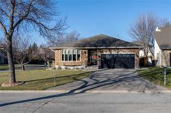 47 Middlehurst CR  Winnipeg, MB R2G 4C9
