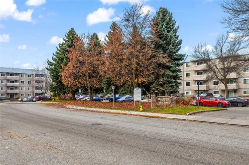 111-3180 De Montreuil Court, Kelowna, BC - Outdoor