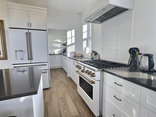 Kitchen - 30Z Ch. Joseph-Leblanc, Les Îles-De-La-Madeleine, QC - Indoor Photo Showing Kitchen With Upgraded Kitchen