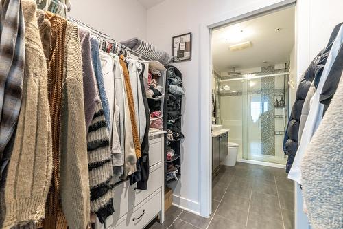 Walk-in closet - 1102-1150 Rue St-Denis, Montréal (Ville-Marie), QC - Indoor With Storage